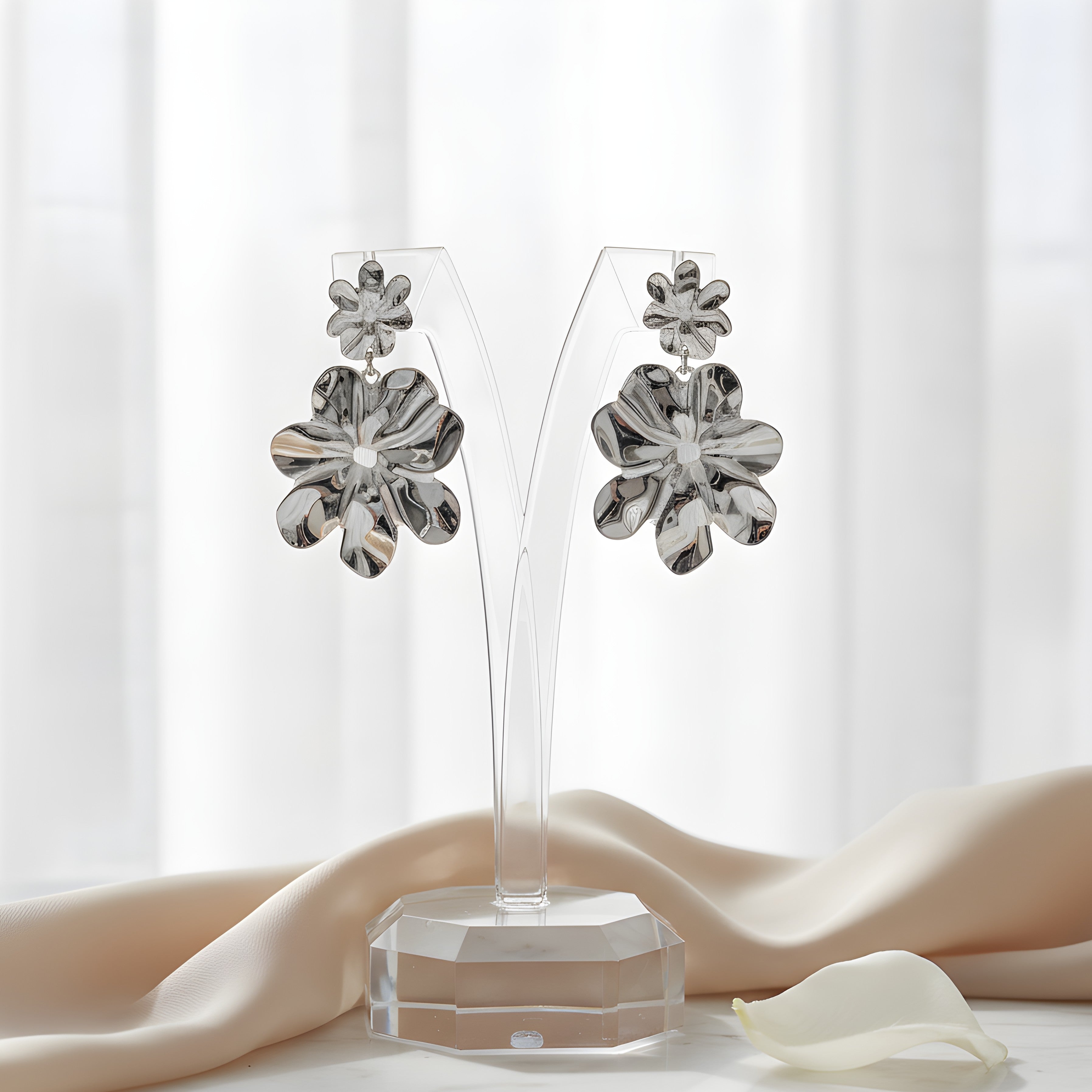 Silver flower-shaped earrings 